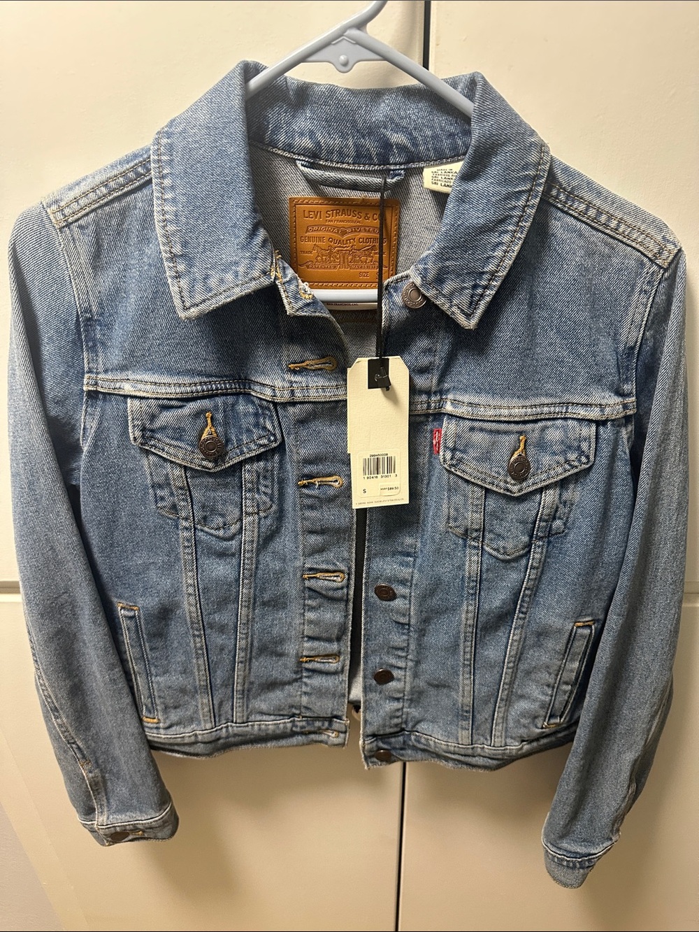 Levi's Women's Light Wash Denim Jean Jacket